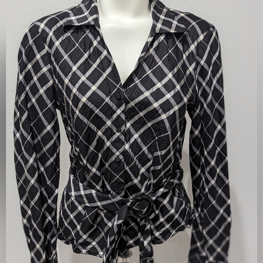 Jones New York Wrap Long Sleeve blouse, size Medium - Picture 2 of 7